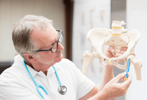 Tùy vào nguyên nhân gây bệnh, bác sĩ sẽ xác định mức độ và tư vấn phương pháp điều trị phù hợp