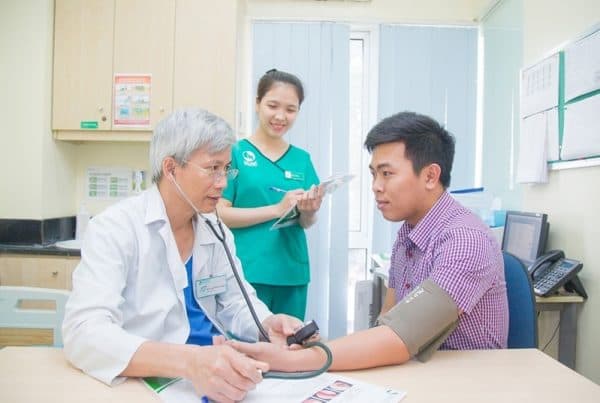 khám bệnh tại Thu Cúc