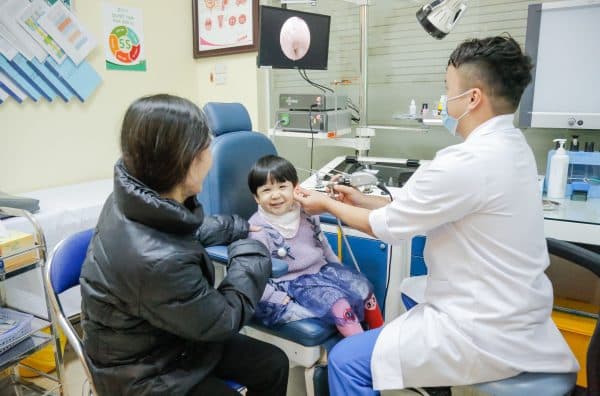 Khám tay chân miệng cho bé tại Thu Cúc