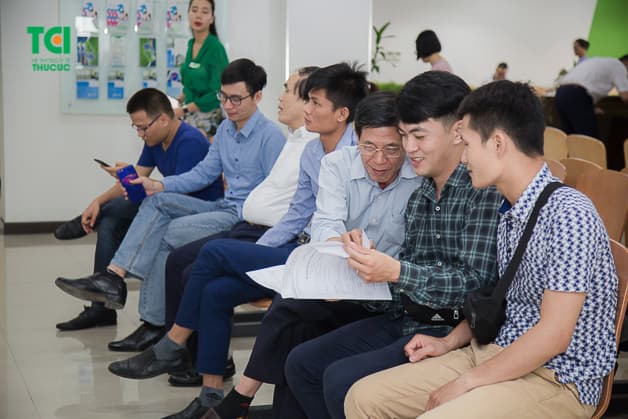 Đừng quên mang theo đầy đủ giấy tờ tùy thân khi đi khám sức khỏe