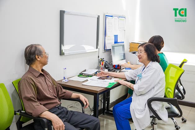 Kết quả khám cho thấy bác Phóng đang bị nốt vôi hóa gan phải và tăng mỡ máu