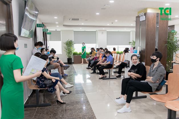 Giấy khám sức khỏe là thủ tục bắt buộc chung cho những người nước ngoài muốn làm việc tại Việt Nam