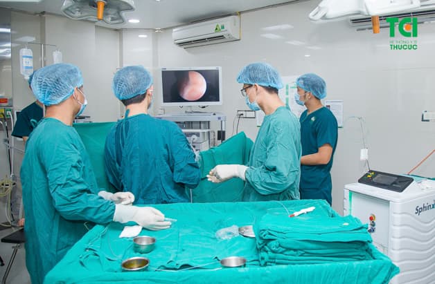 Bệnh nhân có thể loại sạch sỏi bàng quang nhờ phương pháp tán sỏi nội soi ngược dòng