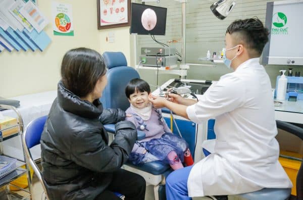 chẩn đoán viêm tai giữa cấp ở trẻ