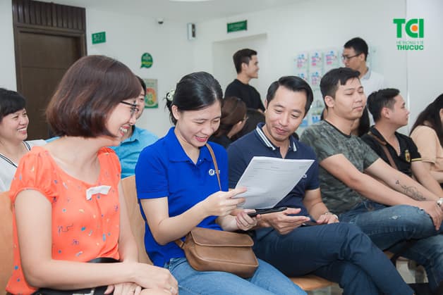 Người lao động được khám và đưa ra hướng điều trị mãn tính