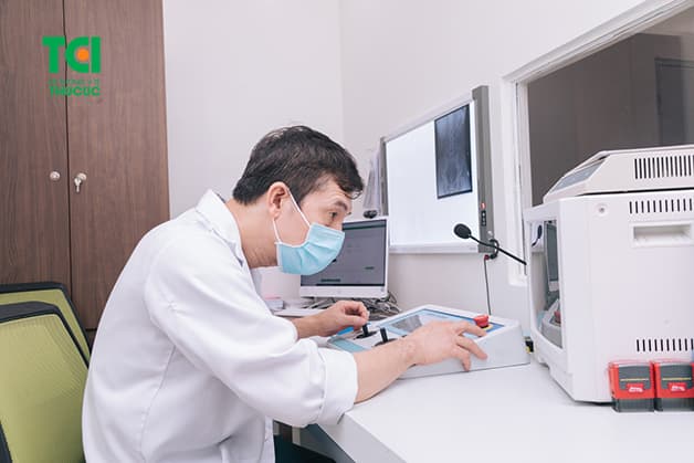 Các phương pháp tán sỏi hiện đại như tán sỏi ngoài cơ thể bằng sóng điện từ không mổ giúp loại sạch sỏi an toàn, không gây ảnh hưởng tới tổ chức xung quanh cũng như chức năng sinh sản