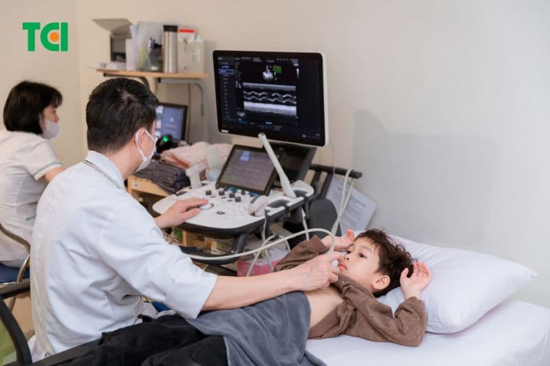 Siêu âm tim là phương pháp quan trọng trong chẩn đoán bệnh tim bẩm sinh ở trẻ em.