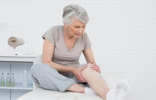 Nữ giới có khả năng mắc thoái hóa khớp cao hơn nam giới