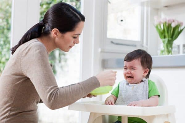 Rất nhiều bậc phụ huynh không biết nguyên nhân vì sao bé lười ăn và nên bổ sung những chất gì để con ăn được ngon miệng.