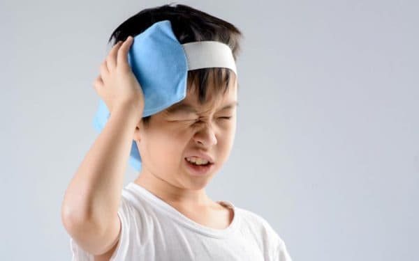 xử trí đau đầu ở trẻ em