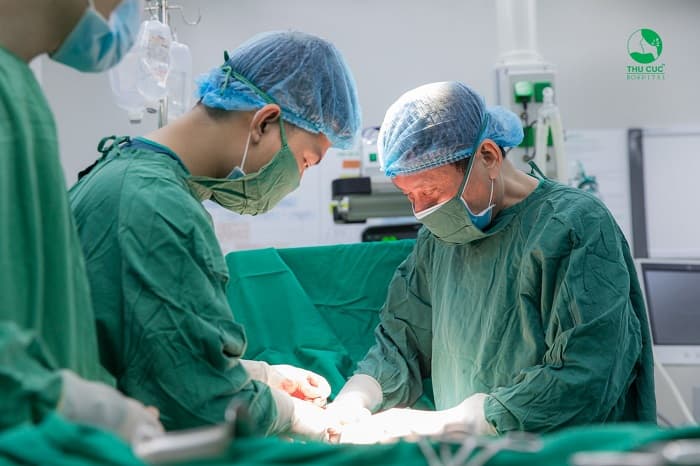 Ca sinh mổ của chị Mai cũng được chính Bác sĩ Hà - Người đã đồng hành cùng hai mẹ con trong suốt thai kỳ thực hiện