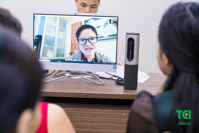 Khám bệnh trực tuyến với bác sĩ