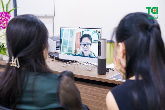 Khám bệnh trực tuyến với bác sĩ