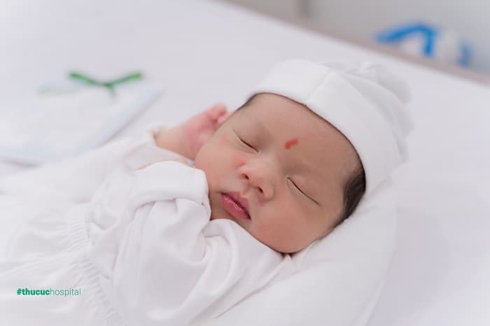  bé sinh năm 2021 hợp màu gì