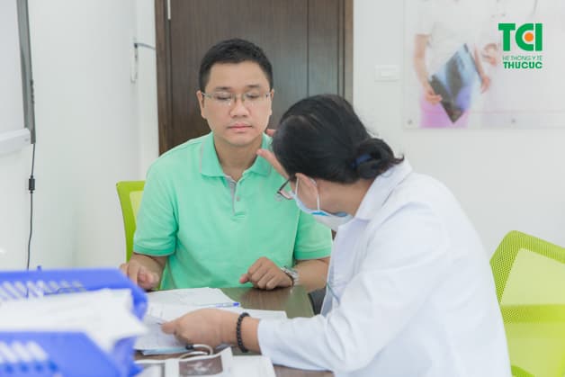 Đội ngũ bác sĩ đầu ngành tư vấn tận tình, kỹ lưỡng từng trường hợp