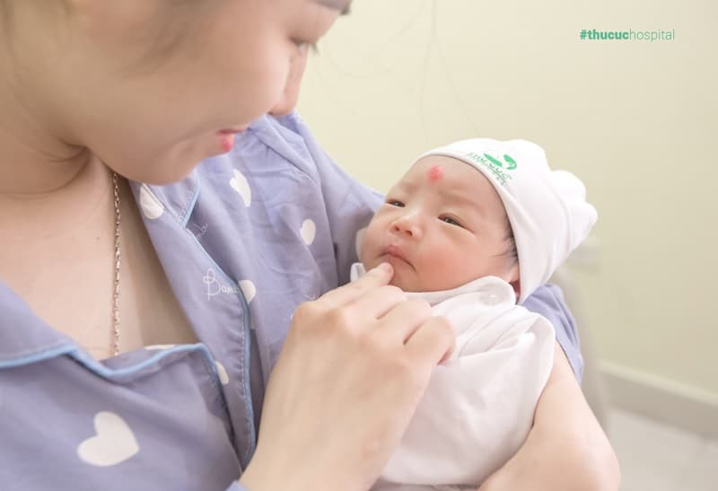 Sau sinh từ 4- 6 tuần, chị em có thể xuất hiện kinh non