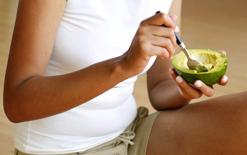 Trái bơ giúp mẹ bầu tiểu đường thai kỳ ổn định tim mạch