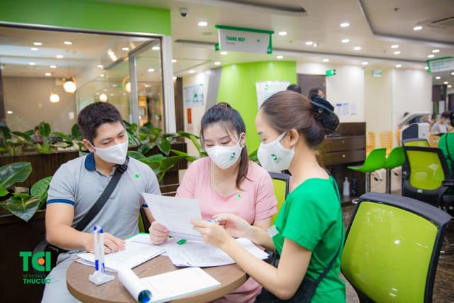 Diễn viên Nguyễn Mỹ Linh đi khám thai