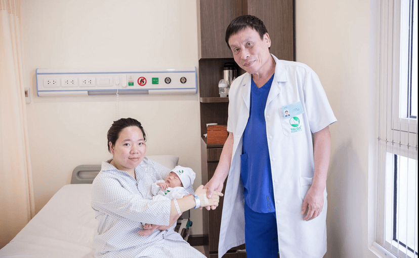 Kỳ tích: 5 lần mổ đẻ liên tiếp trong 7 năm, mẹ bầu bất chấp nguy hiểm để có được con