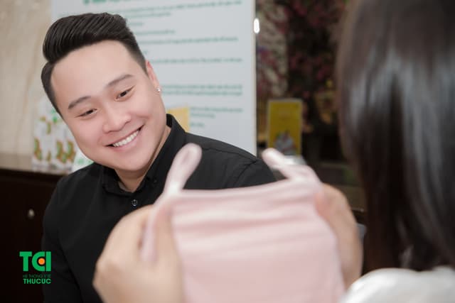 Diễn viên Trịnh Khánh Linh đi khám thai 36 tuần