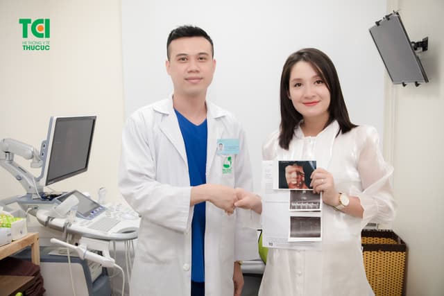 Diễn viên Trịnh Khánh Linh đi khám thai 36 tuần