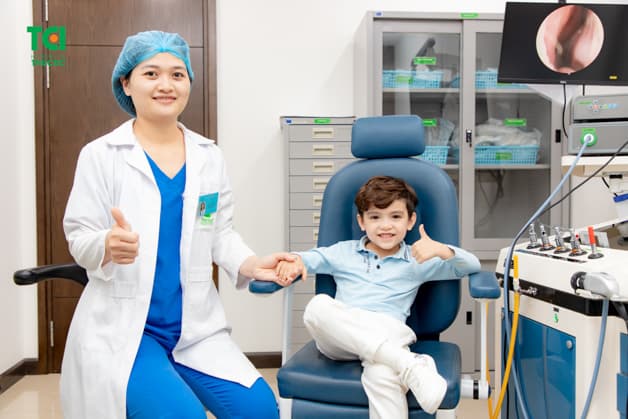 khám sức khỏe tổng quát cho bé