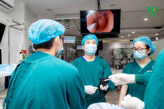 Kìm sinh thiết phải được tiệt khuẩn tuyệt đối