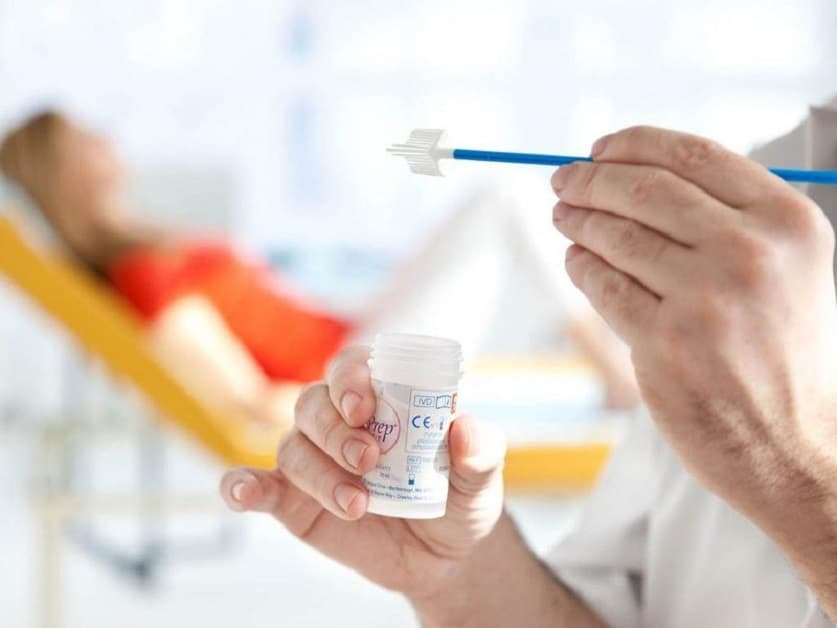 Khám tầm soát ung thư cổ tử cung bằng xét nghiệm Pap