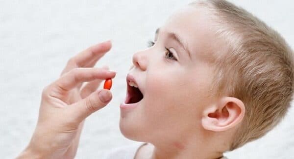 Điều trị viêm viêm tiết niệu ở trẻ bằng thuốc kháng sinh theo sự chỉ định của bác sĩ