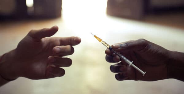 viêm gan b lây qua máu