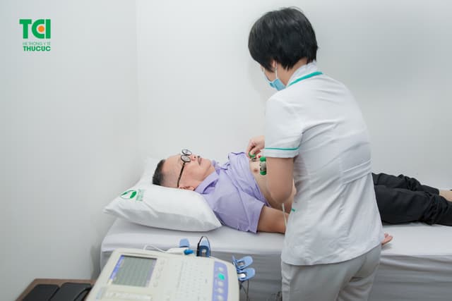 NSƯT Trần Đức khám sức khỏe tại Hệ thống Y tế Thu Cúc