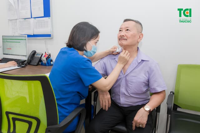 NSƯT Trần Đức khám sức khỏe tại Hệ thống Y tế Thu Cúc