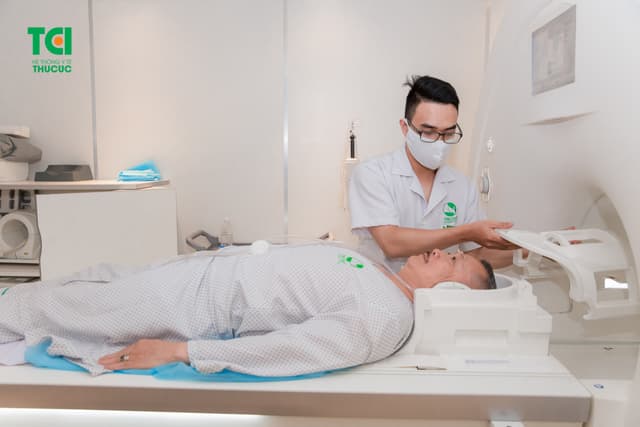 NSƯT Trần Đức khám sức khỏe tại Hệ thống Y tế Thu Cúc