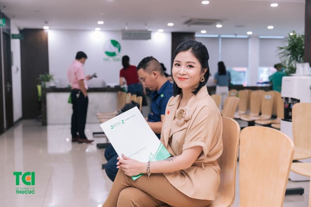 MC Hoàng Linh – Khám sức khỏe tại Bệnh viện Thu Cúc