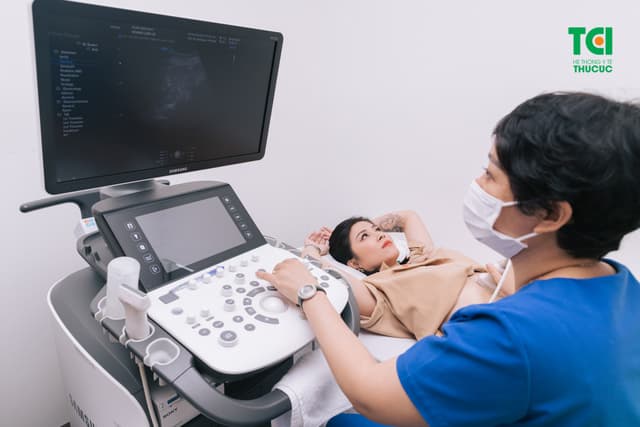 MC Hoàng Linh – Khám sức khỏe tại Bệnh viện Thu Cúc