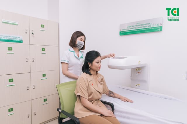 MC Hoàng Linh – Khám sức khỏe tại Bệnh viện Thu Cúc