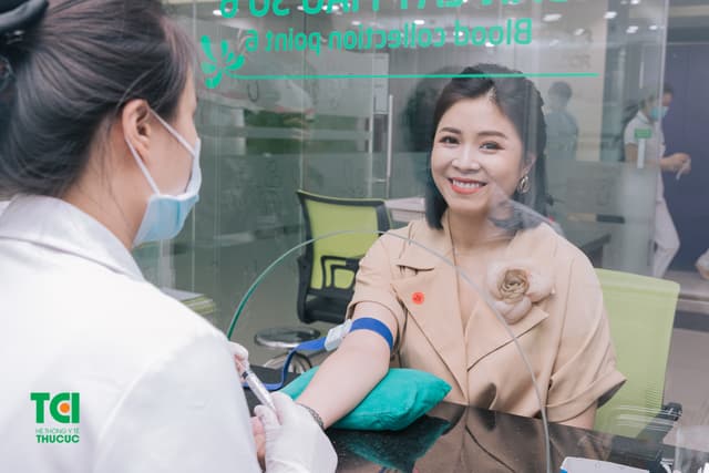 MC Hoàng Linh – Khám sức khỏe tại Bệnh viện Thu Cúc