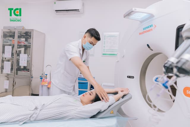 MC Hoàng Linh – Khám sức khỏe tại Bệnh viện Thu Cúc