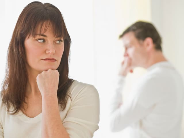 Giải đáp thắc mắc: Chồng yếu sinh lý vợ nên làm gì?