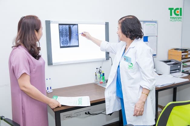 Chụp X quang liên tục - bác sĩ đọc kết quả chụp