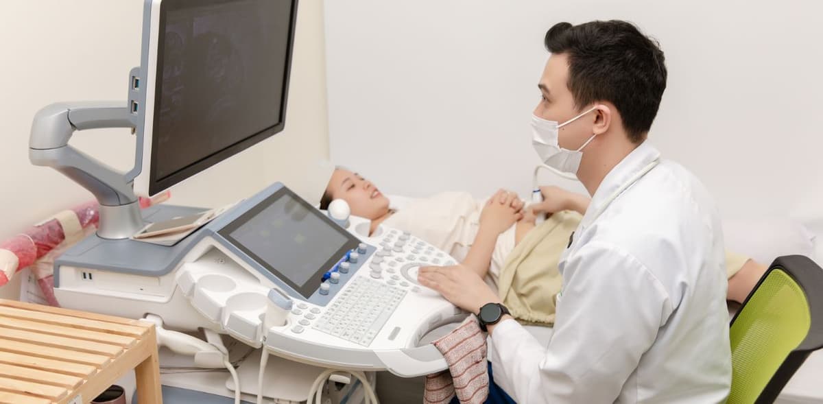 Mẹ bầu bị máu tụ dưới màng đệm có nguy hiểm không?