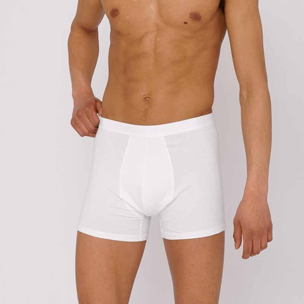 Nam giới nên chọn đồ lót rộng, thoải mái và có chất liệu tốt để không gây ảnh hưởng đến vết thương