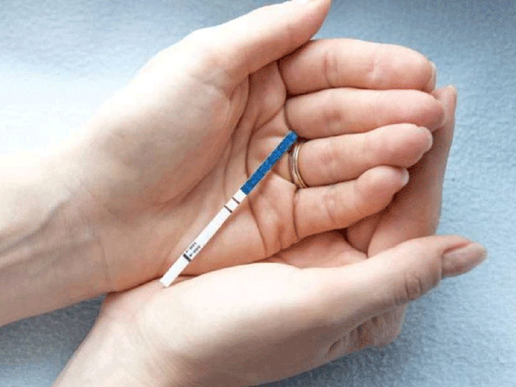 Ra máu báo thai thử que được chưa là điều mà nhiều chị em thắc mắc