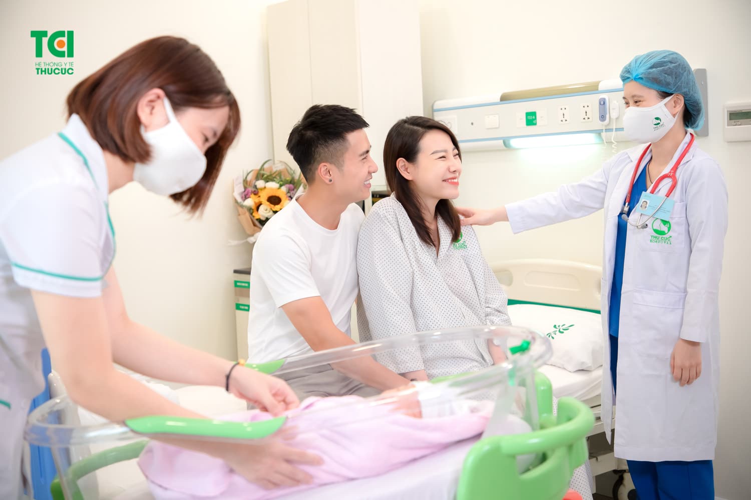 Việc bổ sung trái cây vào thực đơn hằng ngày của mẹ sau sinh mổ là rất cần thiết,.