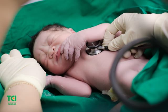 Hành trình đón con trai đầy hạnh phúc của mẹ Trần Thị Lương