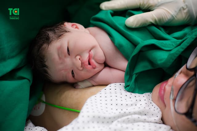 Hành trình đón con trai đầy hạnh phúc của mẹ Trần Thị Lương