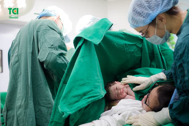 Hành trình đón con trai đầy hạnh phúc của mẹ Trần Thị Lương