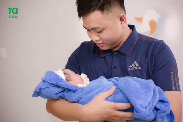 Hành trình đón con trai đầy hạnh phúc của mẹ Trần Thị Lương