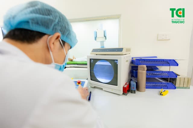 Tán sỏi ngoài cơ thể không đau, không mổ, không nằm viện