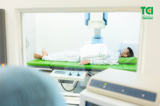 Tán sỏi ngoài cơ thể không đau, không mổ, không nằm viện